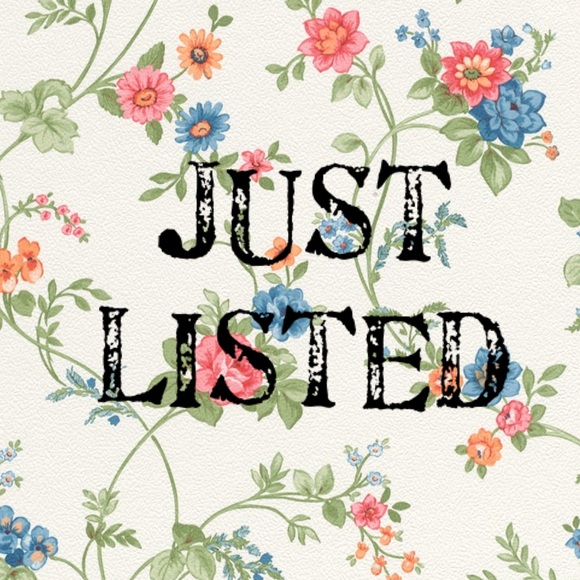 JUST LISTED! - Picture 7 of 9